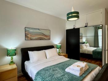 Stylish 2BR Grassmarket Flat with Castle Views & PS5, Edinburgh (Foto 3)