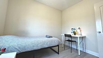 Blue Private Room near BMO Stadium USC and K-Town, Los Angeles (fotografie 3)
