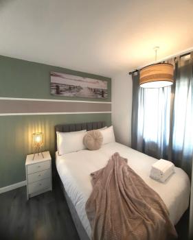 Entire home in Leeds, Free WiFi, 3 Car Parking, Leeds (Foto 4)