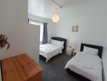 London Luxury 3 Bedroom Apartment close to East Ham Station, Londýn (fotografie 4)