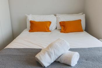 Comfortable Birmingham City Home Peaceful Escape 20 percent Off, Birmingham (photo 4)
