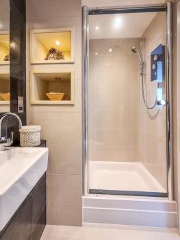Point View - Award Winning Apartments with Private Hot Tub & Parking, Кройд (фото 4)