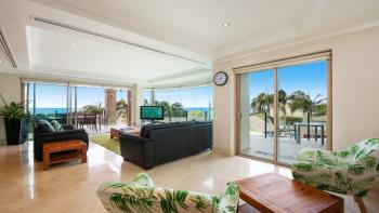 Unit 13 - 3 Bedroom Ocean View, Terrigal (photo 3)