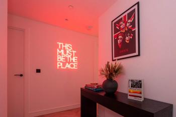Supernova Suite I Luxury 2BR I Private Balcony I City Centre, Manchester (foto 3)
