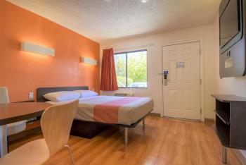 Motel 6 Las Vegas, NV – I-15 Stadium, Лас-Вегас (фото 2)