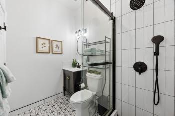 2BR and 2BA in Historic Brownstone near Subway, New York (Foto 2)