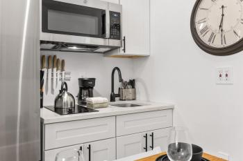 2BR and 2BA in Historic Brownstone near Subway, New York (Foto 5)