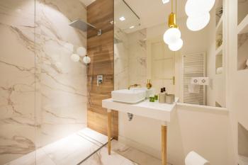 Lavish Living steps from the Basilica, Budapest (photo 3)