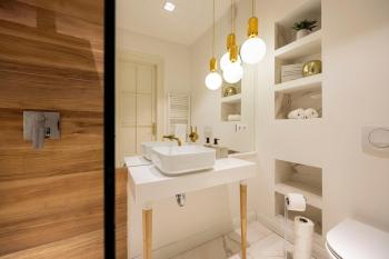 Lavish Living steps from the Basilica, Budapest (photo 4)