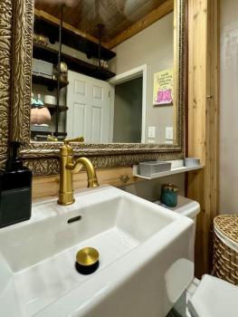 Comfy, Close to Downtown with Lake & Lift Bridge Views, Duluth (photo 4)