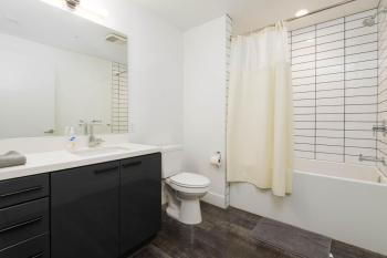 3-Bed High-Rise with Panoramic Views, Pool & Spa, Los Angeles (fotografie 4)