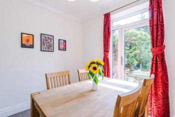 3 BR Property in Prestwich 15 mins from Manchester City Centre Garden Free parking Superfast WIFI Netflix, Mánchester (foto 4)