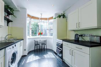 3 BR Property in Prestwich 15 mins from Manchester City Centre Garden Free parking Superfast WIFI Netflix, Mánchester (foto 3)