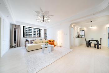 Sunny Abode-Bund view apartment 300m from Yu Garden Modern luxury 3-bedroom, 2-bathroom residence, Shanghai (photo 3)