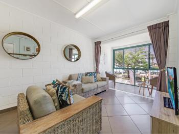2 Bedroom - APARTMENT OPPOSITE BEACHFRONT, Yeppoon (foto 5)