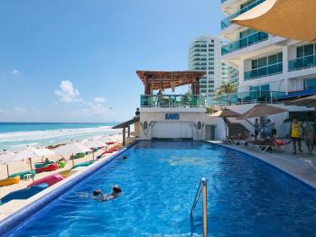 Oceanview 1 min walk to Coco B, pool, beach, Cancún (photo 2)