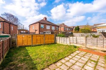 Stylish 3BR-Colourful-Sleeps 5, Manchester (photo 3)