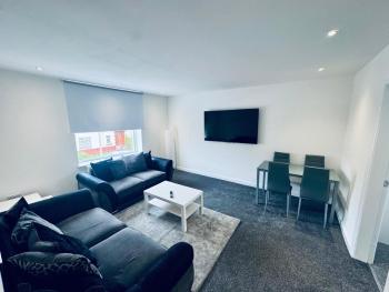 Modern 2 Bedroom with extra Loft Bedroom, Glasgow (zdjęcie 2)