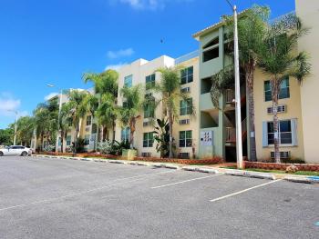 Gated Complex with Pool Balcony Near Attractions, Pole Ojea (photo 5)