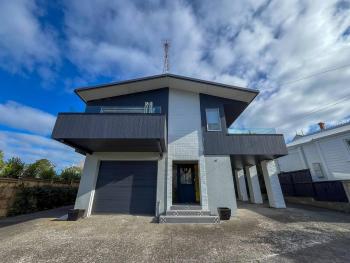 Birkenhead Pt -Seaview 3Bed3Bath, Auckland (photo 3)