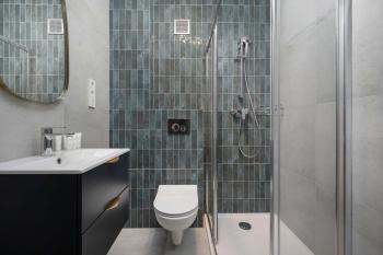 Large Apartment in Wrocław Center on the Market with 3 Bedrooms and Balcony by Noclegi Renters, Breslau (Foto 5)