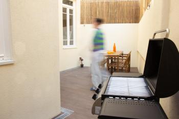 Peaceful & Spacious 2BR w Private Patio & BBQ, Oporto (foto 4)