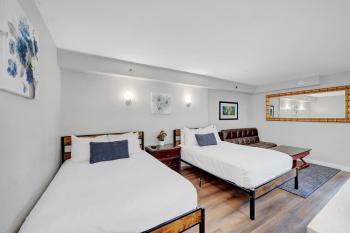 Stay Together Suites - Condominium Sleeps 9 With Strip View - NO RESORT FEES, Las Vegas (photo 5)