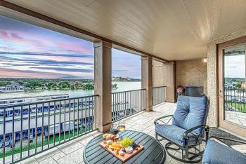 Chic 2BD with Balcony Pool Hot Tub & Marina Views, Horseshoe Bay (fotografie 4)