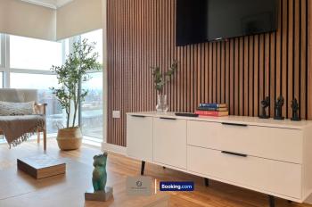 3 Bedroom Apartment By Paul & Malin Properties Short Lets & Serviced Accommodation Stretford With Free Parking & Gym Access, Манчестер (фото 2)
