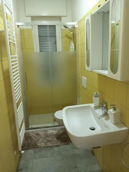 Casa Mafalda-stanza in appartamento condiviso- self check in, Bergamo (photo 4)