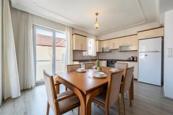 A spacious, comfortable and cozy apartment close to the center of Fethiye, Фетхие (фото 4)