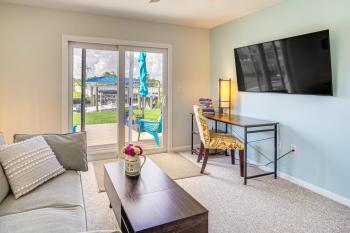 Riverfront Apt with Boat Dock in Melbourne Beach!, Melbourne Beach (Foto 4)