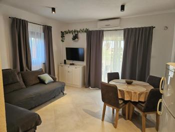 Apartment in Nin with Terrace, Air conditioning, Wi-Fi (3722-1), Nin (Foto 2)