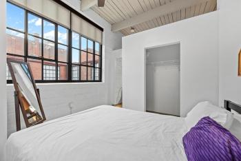 Charming DT Loft l Parking l Fast Wi-Fi l Café, Cleveland (foto 5)