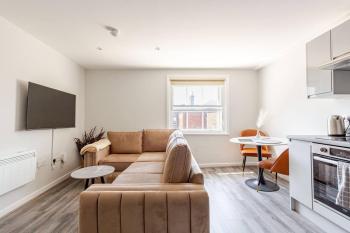 Large 2-Bedroom Apartment, Liverpool City Centre - Sleeps up to 10, Liverpool (photo 5)