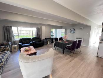 Wast area 3 bedroom home at Massey, Auckland (Foto 4)