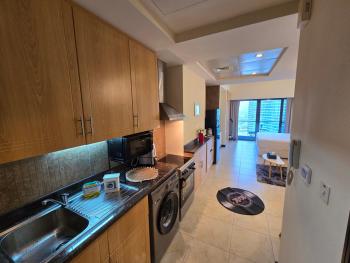 Click Stay - JLT - Entire Studio & Balcony Lakes view Apartment -NA, Дубай (фото 3)