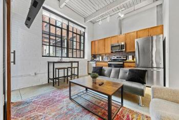 Brooklyn Style Loft l DT l Parking l Cafe, Cleveland (photo 3)