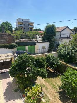 Maison, Polisi i Vogël (foto 3)