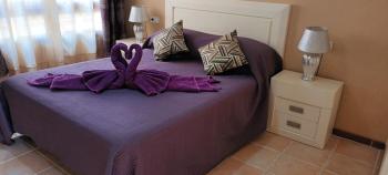 Beautiful, spacious villa, heated pool, sleeps eight, with quality furnishings, Caleta De Fuste (foto 5)