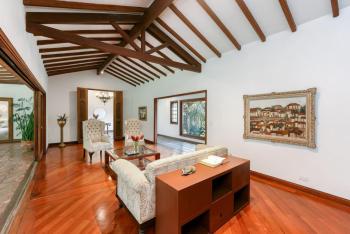 CH51 Colonial Charm Villa at El Poblado Jacuzzi, Medellín (foto 5)