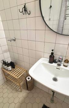 Le petit Sommelier - 1 Bedroom, Near metro, Garden view, Helsinki (photo 3)