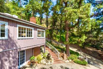 Hollywood Hills Spa Retreat Oasis with Tree Top Views, Private Jacuzzi Style Tub, Steam Room, Magical Half Acre Acre Garden and Patio, Free Parking for 2 cars, in LA's most Serene, Central Desirable Area, Los Angeles (fotografie 2)