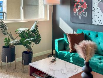 Stylish Mid-Wilshire Apt, Free Parking, Gucci Art, 10mins to Cedars, Los Angeles (fotografie 4)