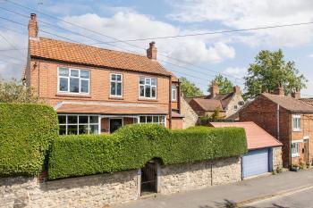 Danehurst - Pickering, Pickering (photo 2)