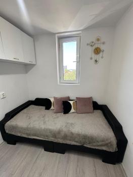Studio cochet, aproape de centru, Kluž (fotografie 2)