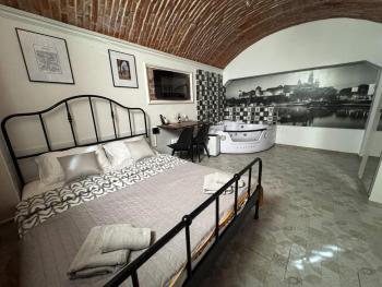 UNDERGROUND Jacuzzi Rooms, Cracovie (photo 5)