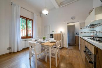 City centre - Beautiful cottage with garden, Bologna (photo 2)