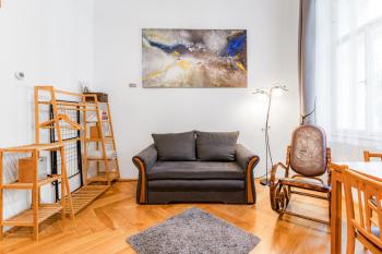 Charming Loft Studio Near Metro & Old Town, Прага (фото 2)