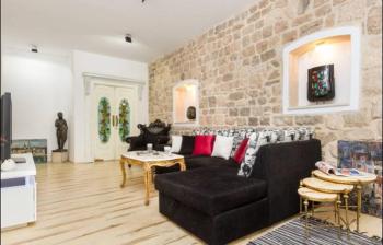 Apartment Papalić Palace, Split (photo 2)